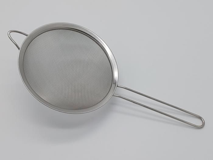 Сито дуршлаг кухонное круглое нержавейка с широкой окантовкой D 18 cm L 37 cm 13555 фото