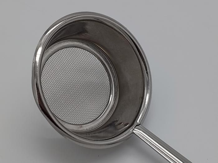 Сито дуршлаг маленькое кухонное круглое нержавейка с пластиковой ручкой D 9 cm L 30 cm 05488 фото